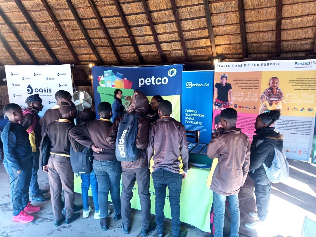 Learners at the Kwalata Science Expo